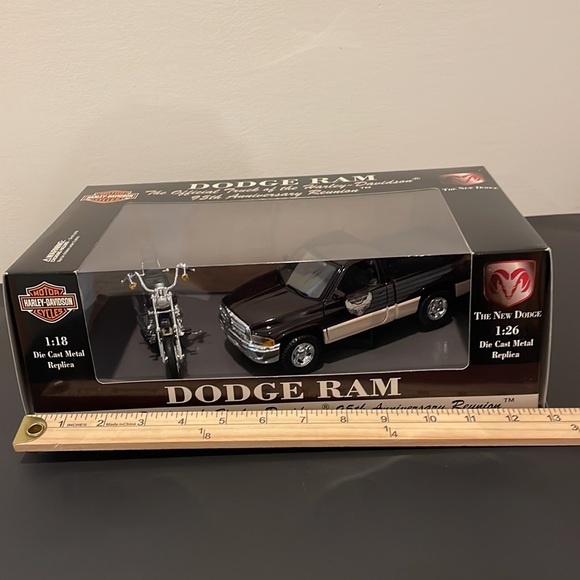 Vintage 95th Anniversary Dodge Ram Harley Davidson FXDWG Dyna Wide Glide - Picture 11 of 16